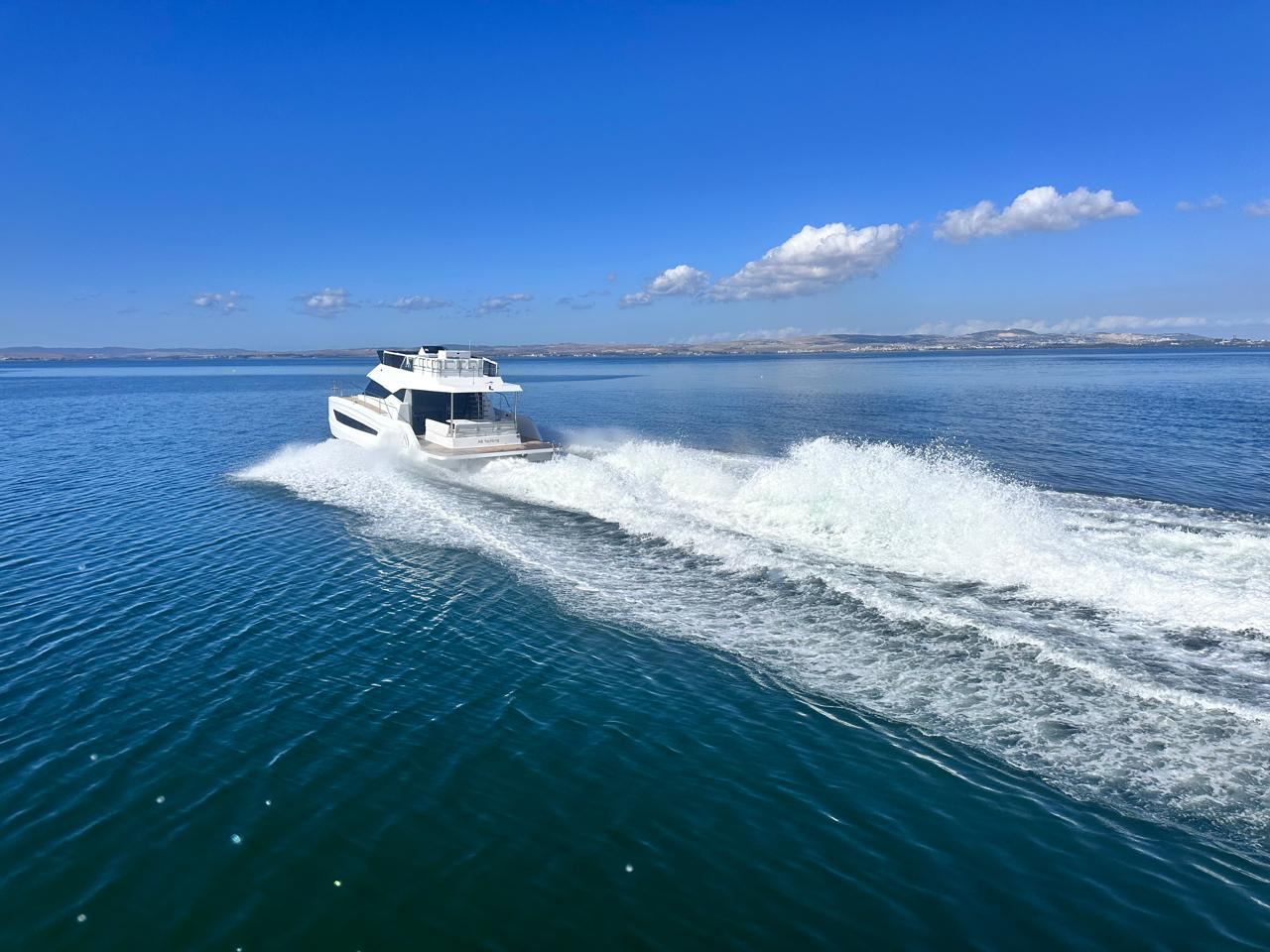 Aventura 38 FLY