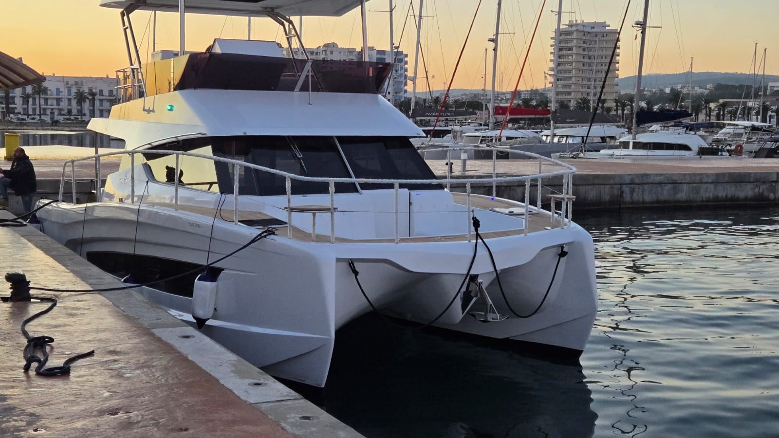 Aventura 38 FLY