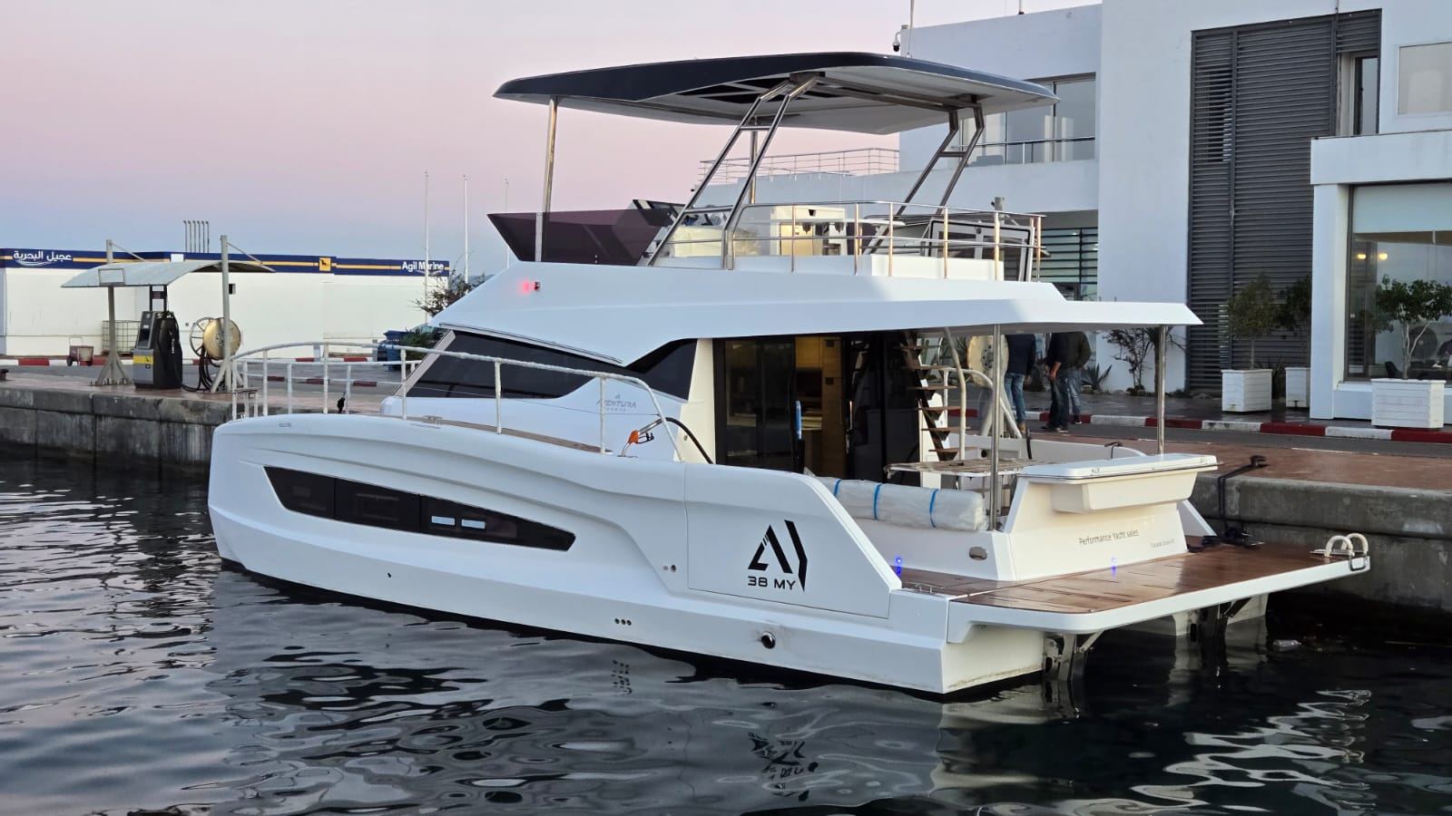 Aventura 38 FLY