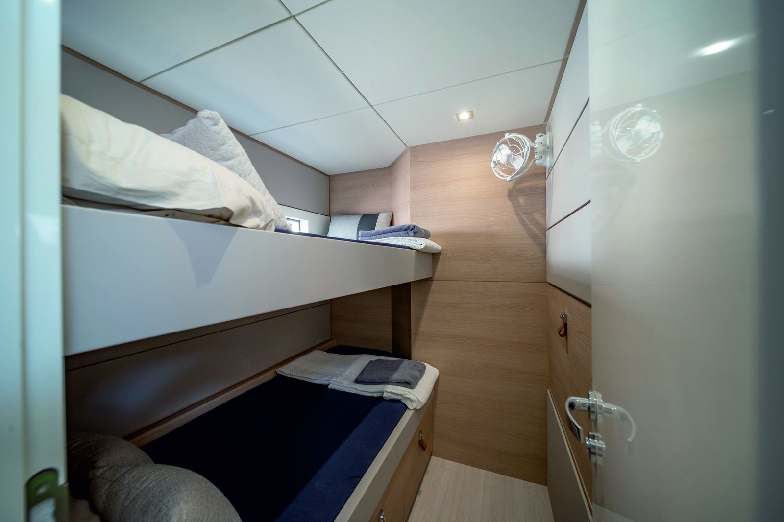 Aventura 47 Explorer