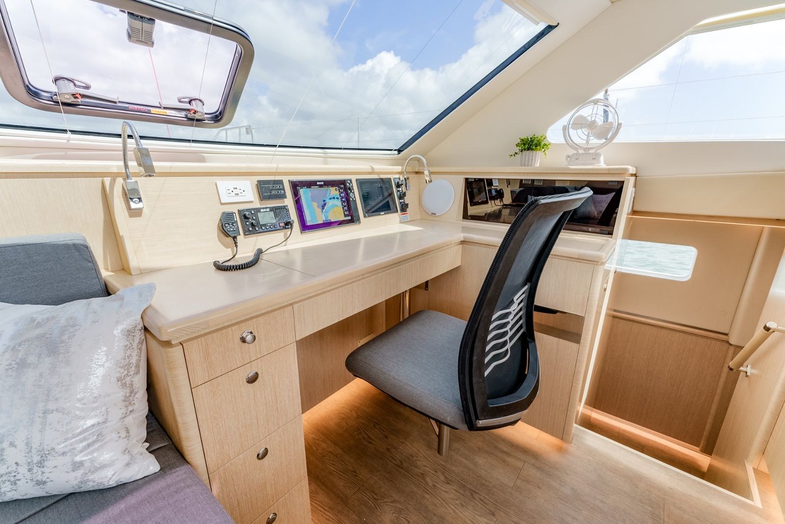Seawind 1600